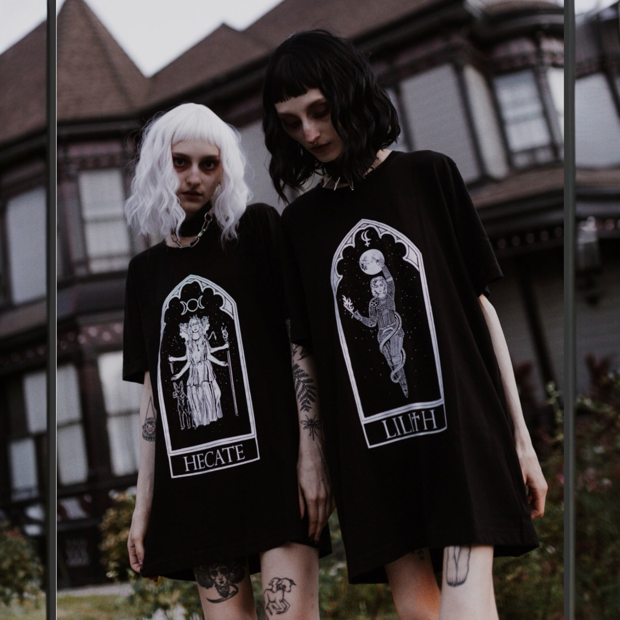 LILITH ORACLE TEE - BLACK